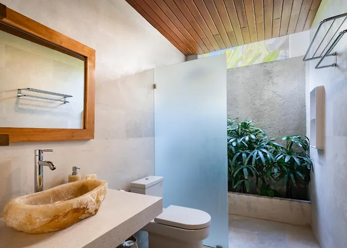 Oneplus Bali - Modern Balinese Escape Villa Canggu